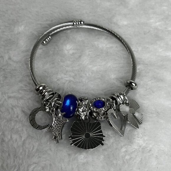 Blue Hello Kitty Bracelet cute - Picture 3 of 4